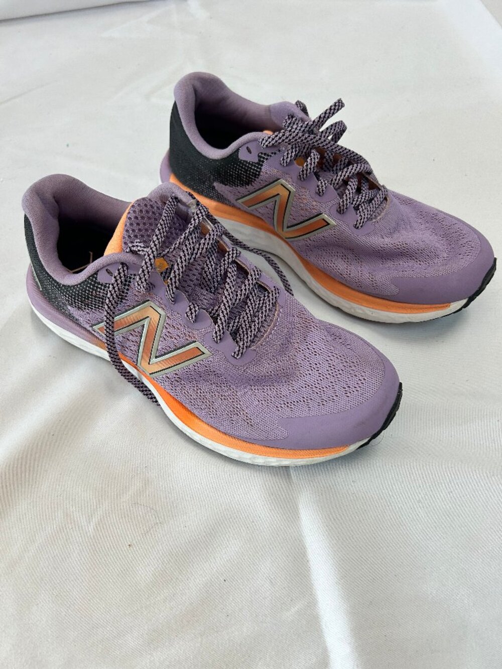 New Balance Tennis Shoes Women Size 7.5 Lavendar and Orange